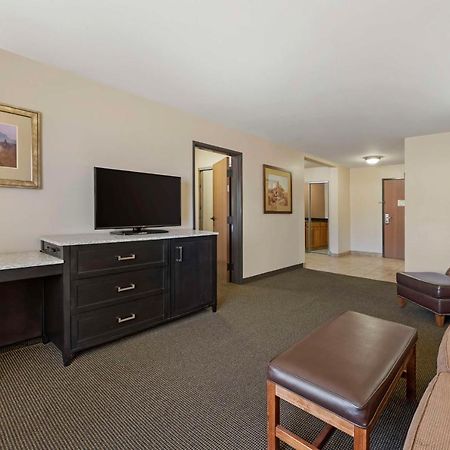 Best Western Plus Country Inn & Suites Dodge City Exterior foto