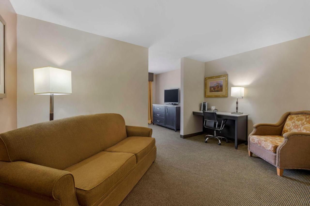 Best Western Plus Country Inn & Suites Dodge City Exterior foto